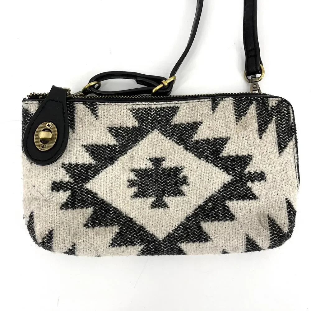 JEN & CO. Small Crossbody Bag Riley Aztec 3 Compartment‎ Bag (M013AZT)
